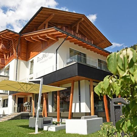 Dolomeet Boutique Hotel ピンツォーロ エクステリア 写真
