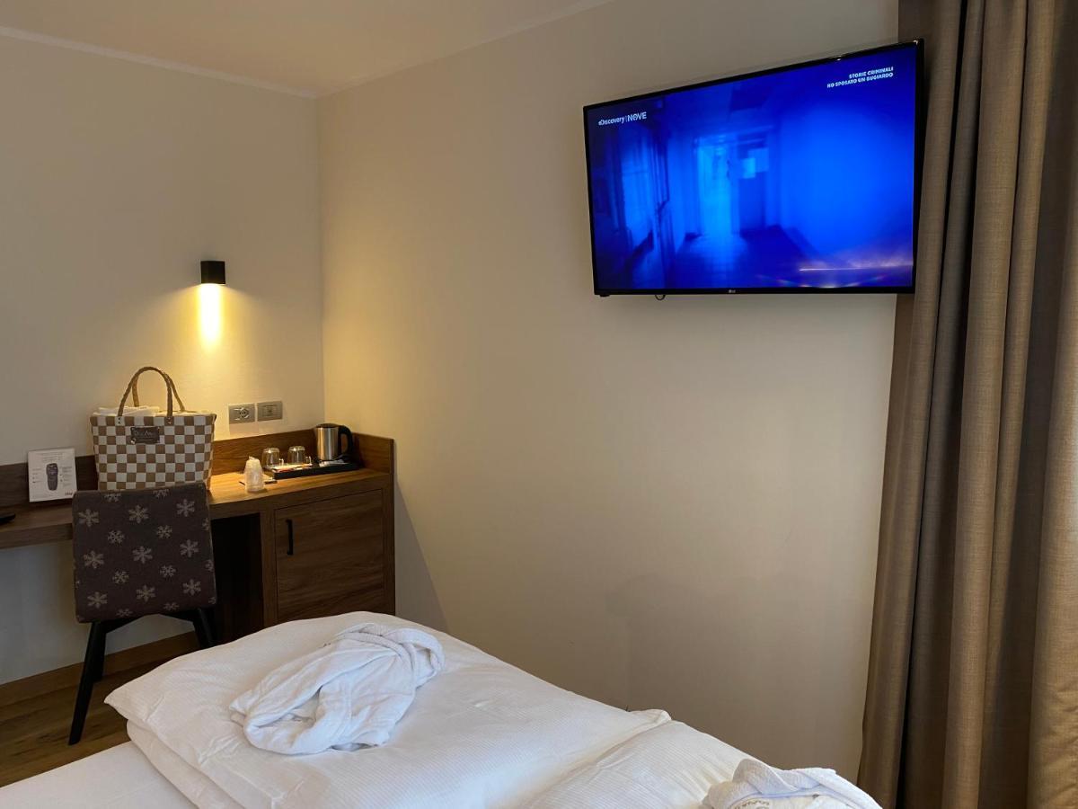Dolomeet Boutique Hotel ピンツォーロ エクステリア 写真