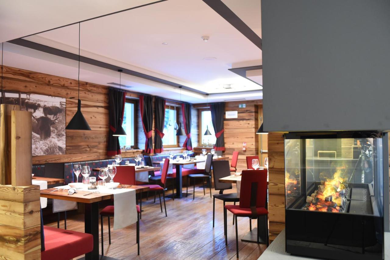 Dolomeet Boutique Hotel ピンツォーロ エクステリア 写真