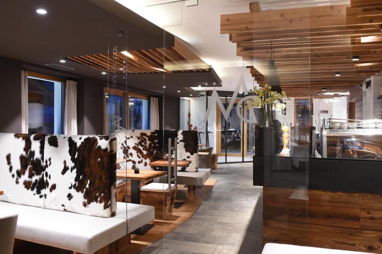 Dolomeet Boutique Hotel ピンツォーロ エクステリア 写真