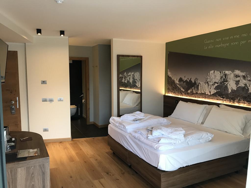 Dolomeet Boutique Hotel ピンツォーロ エクステリア 写真