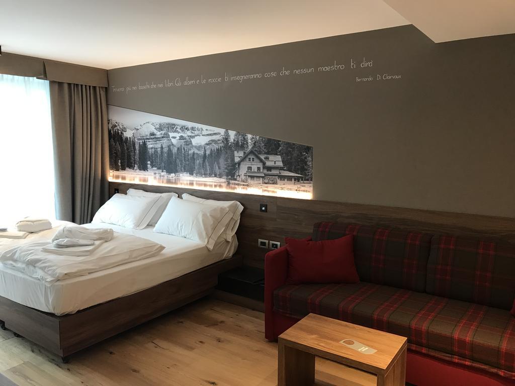 Dolomeet Boutique Hotel ピンツォーロ エクステリア 写真