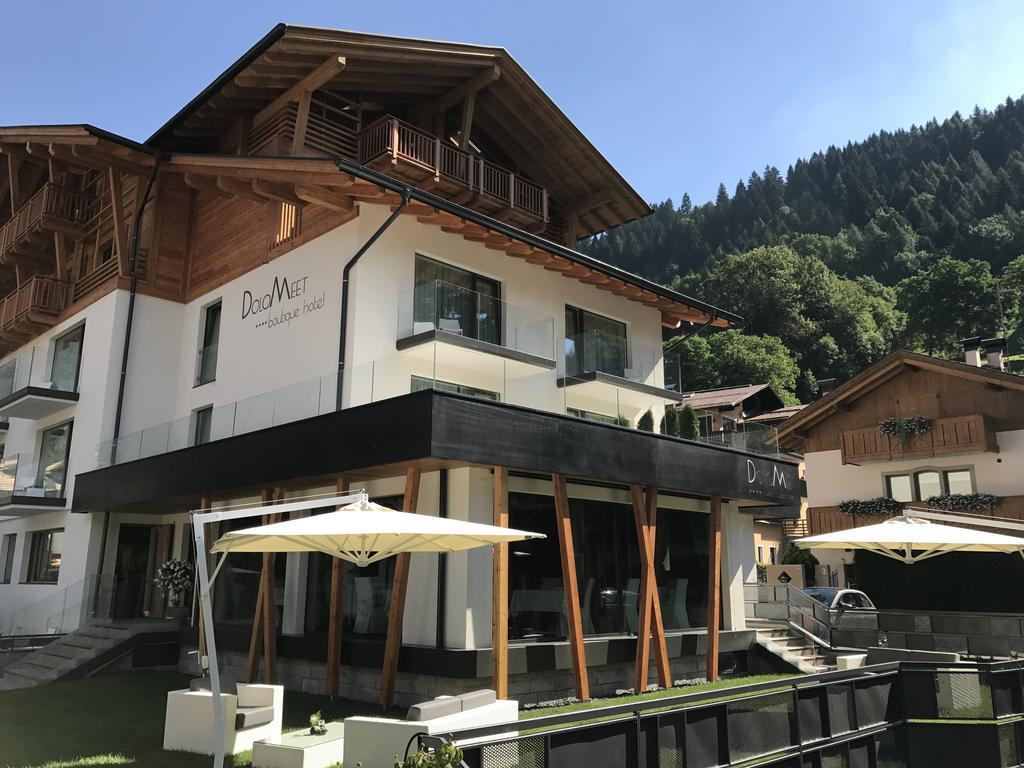 Dolomeet Boutique Hotel ピンツォーロ エクステリア 写真