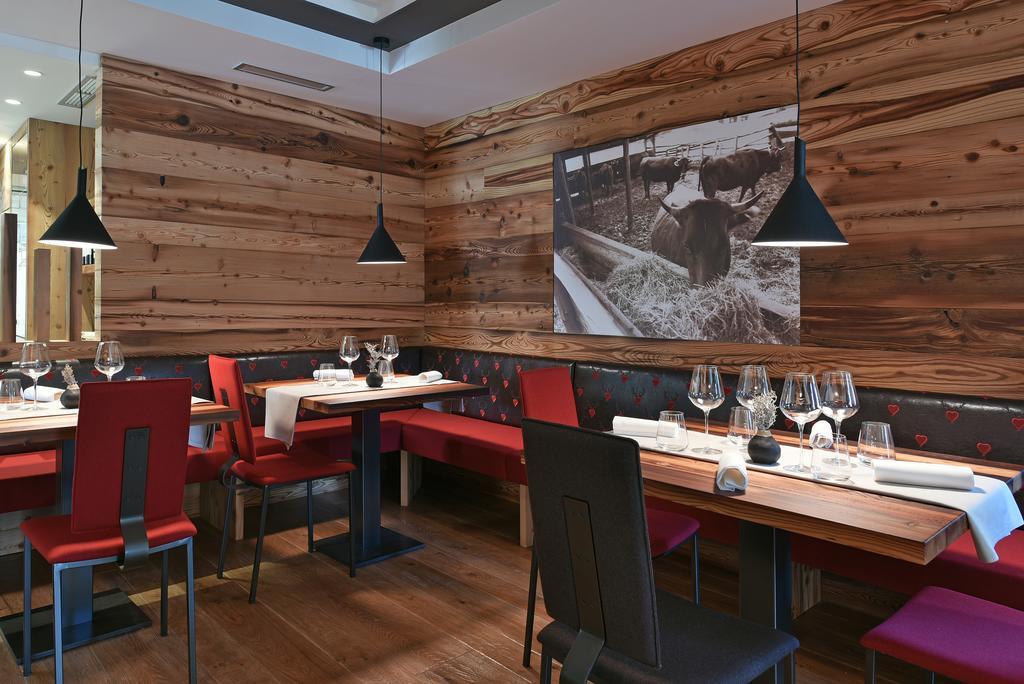 Dolomeet Boutique Hotel ピンツォーロ エクステリア 写真