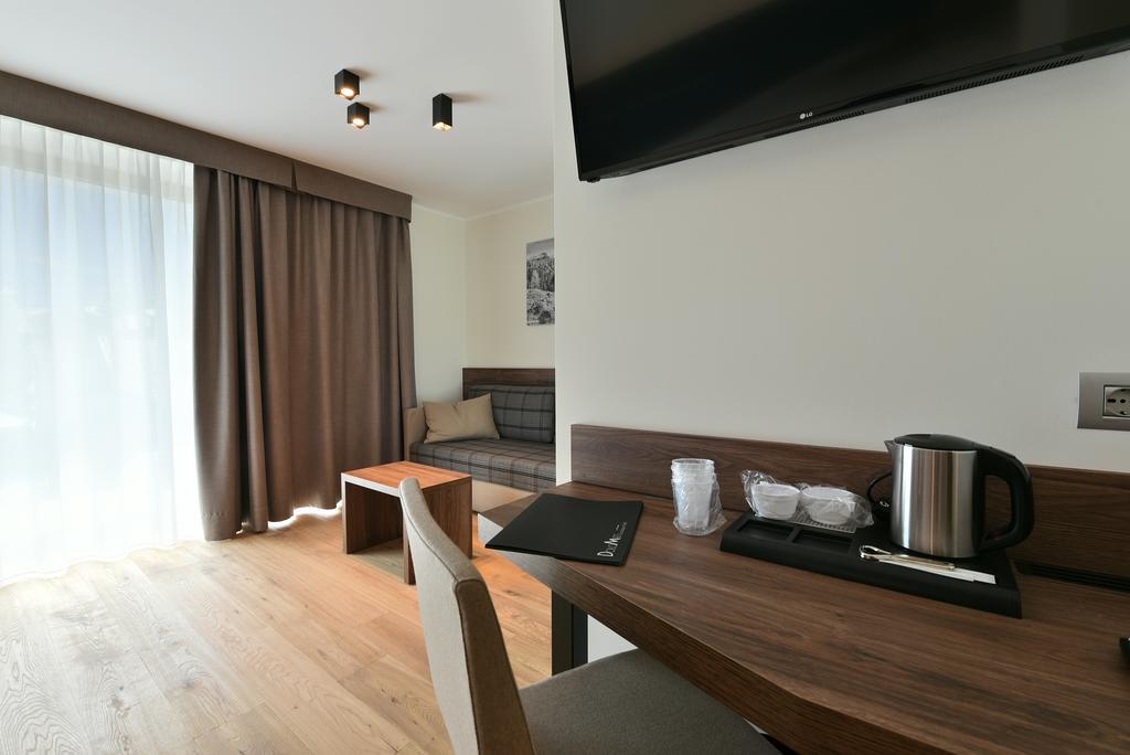 Dolomeet Boutique Hotel ピンツォーロ エクステリア 写真