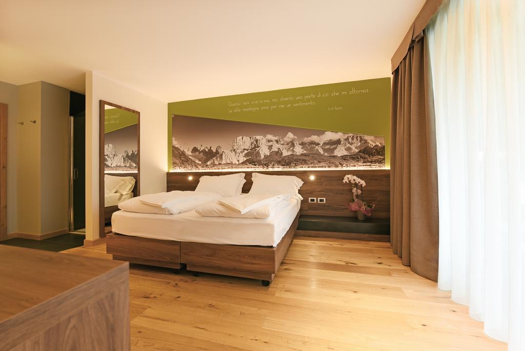 Dolomeet Boutique Hotel ピンツォーロ エクステリア 写真